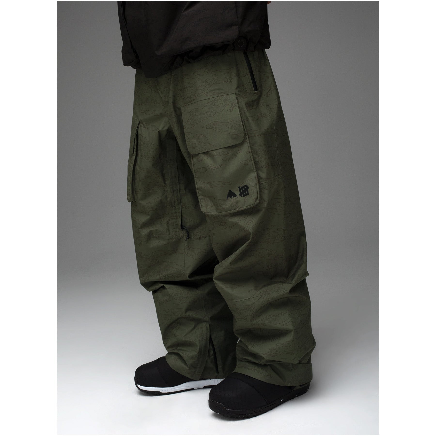 Burton x Undefeated 2L GORE-TEX Bib Pants | Snowboard Pants Australia