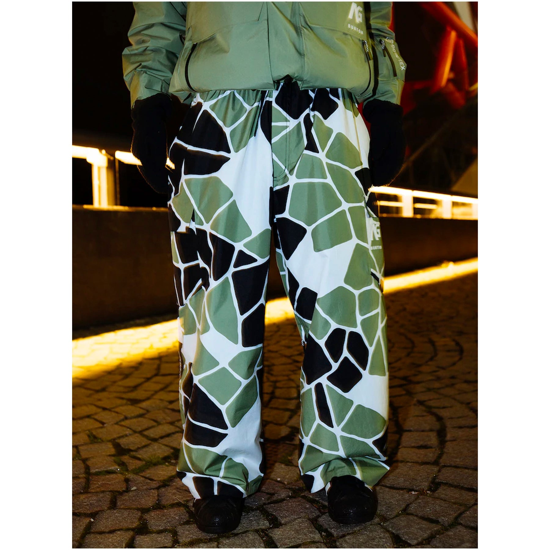 Burton Mens Analog Flyrail Gore-Tex 2L Pant 2024 | Mens Snowboard