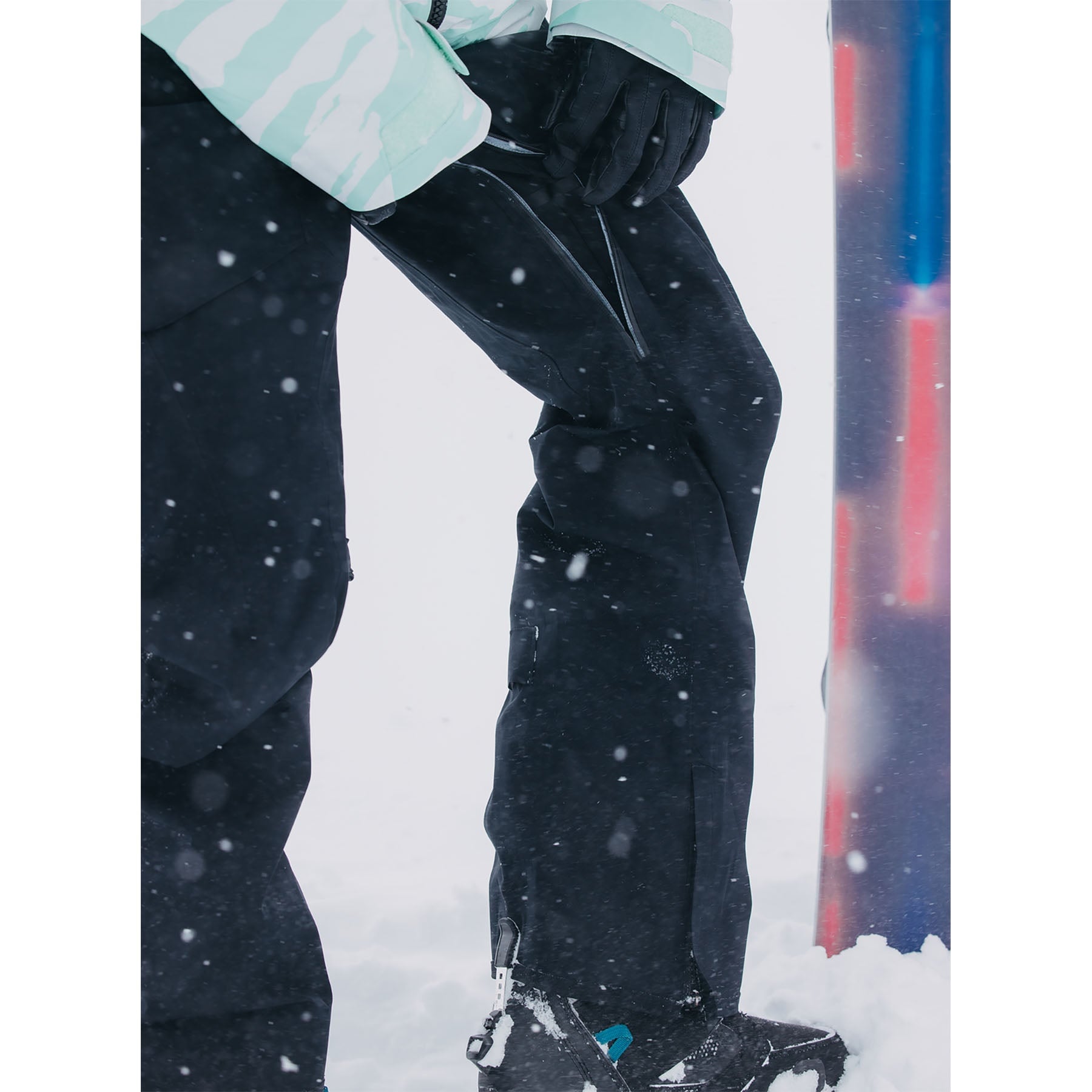 Burton Men's [ak] Freebird GORE-TEX 3L Bib Pants 2025 | Snow Bibs