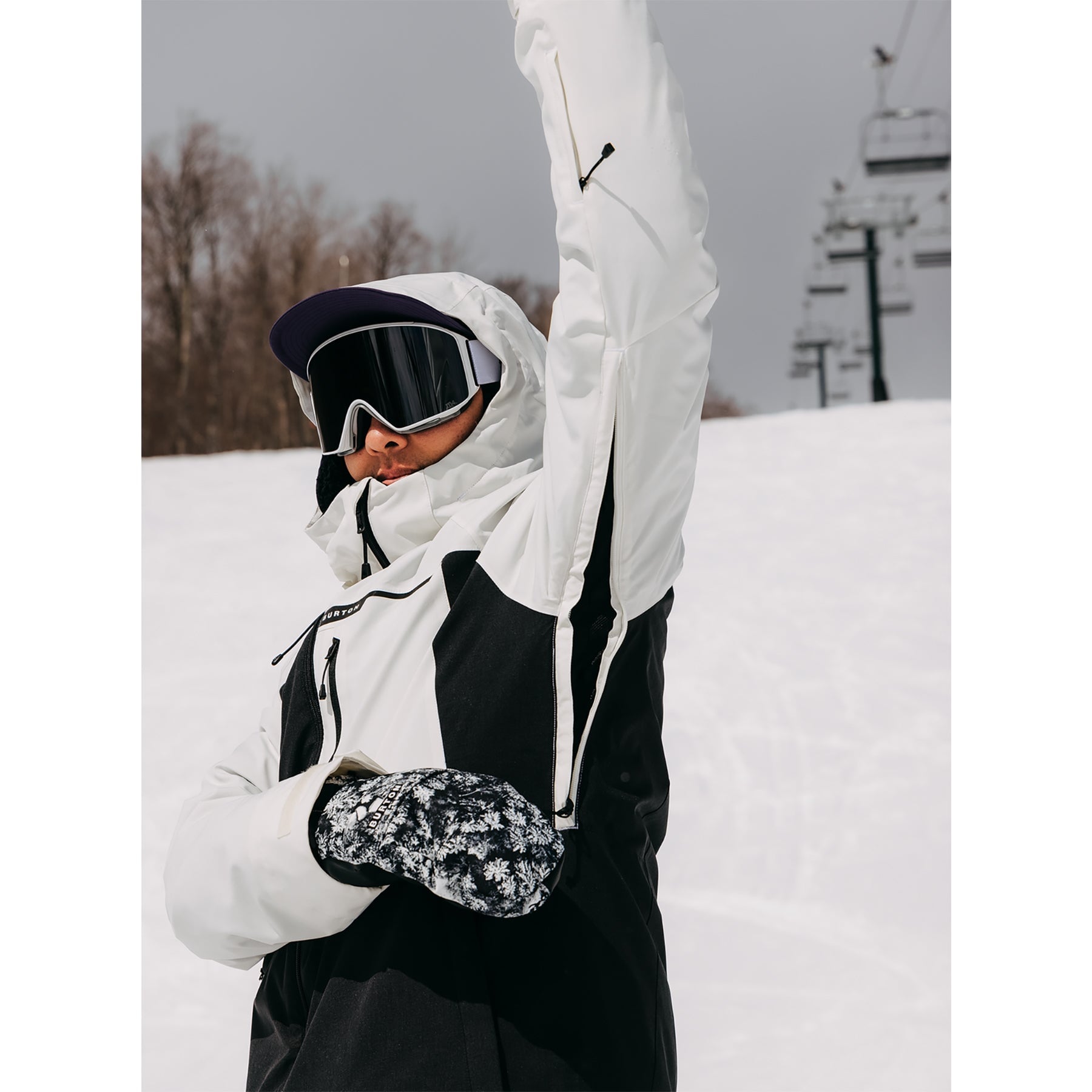 Stout White/True Black