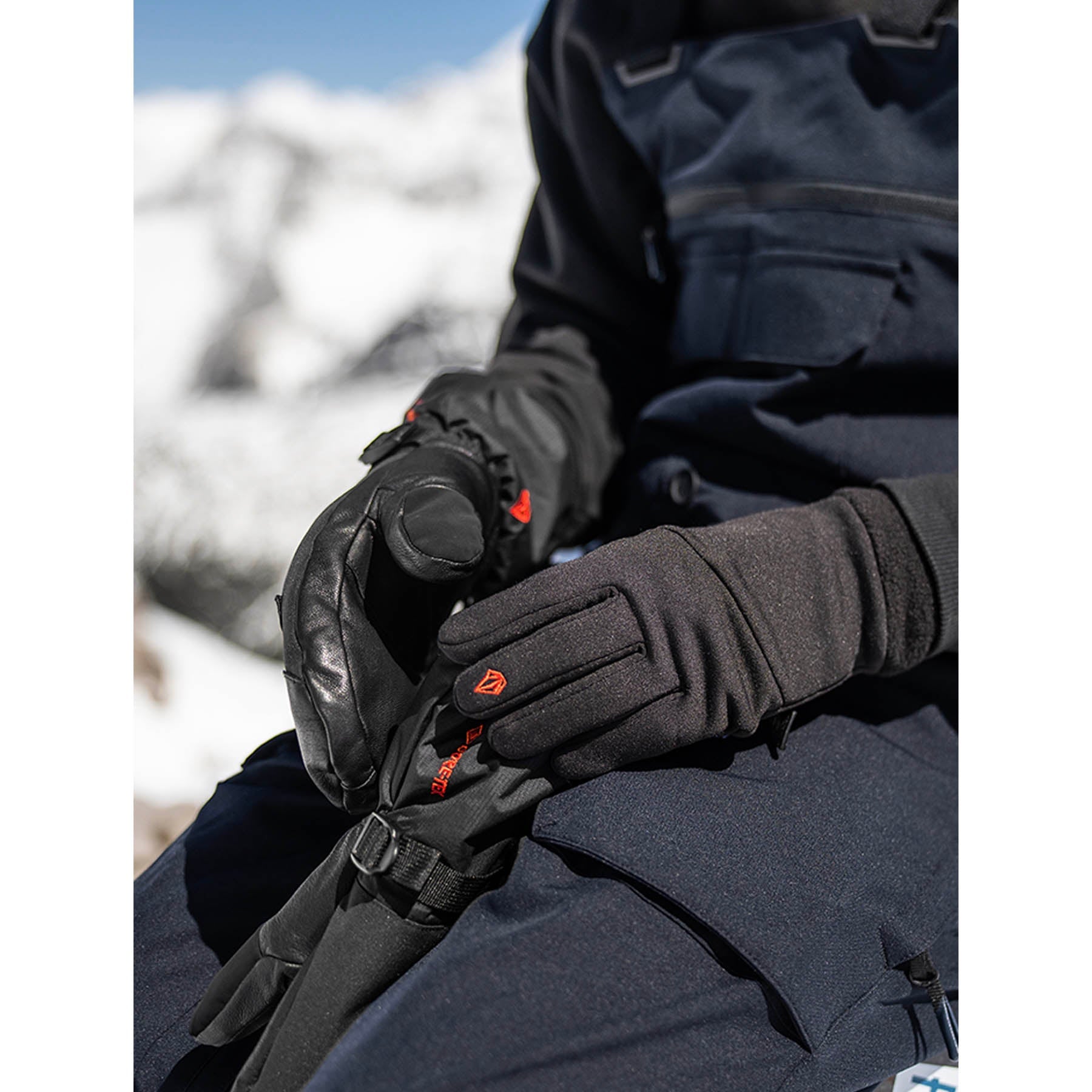 Volcom 91 Gore-Tex Mitt 2023 | Mens Snowboard Gloves Australia